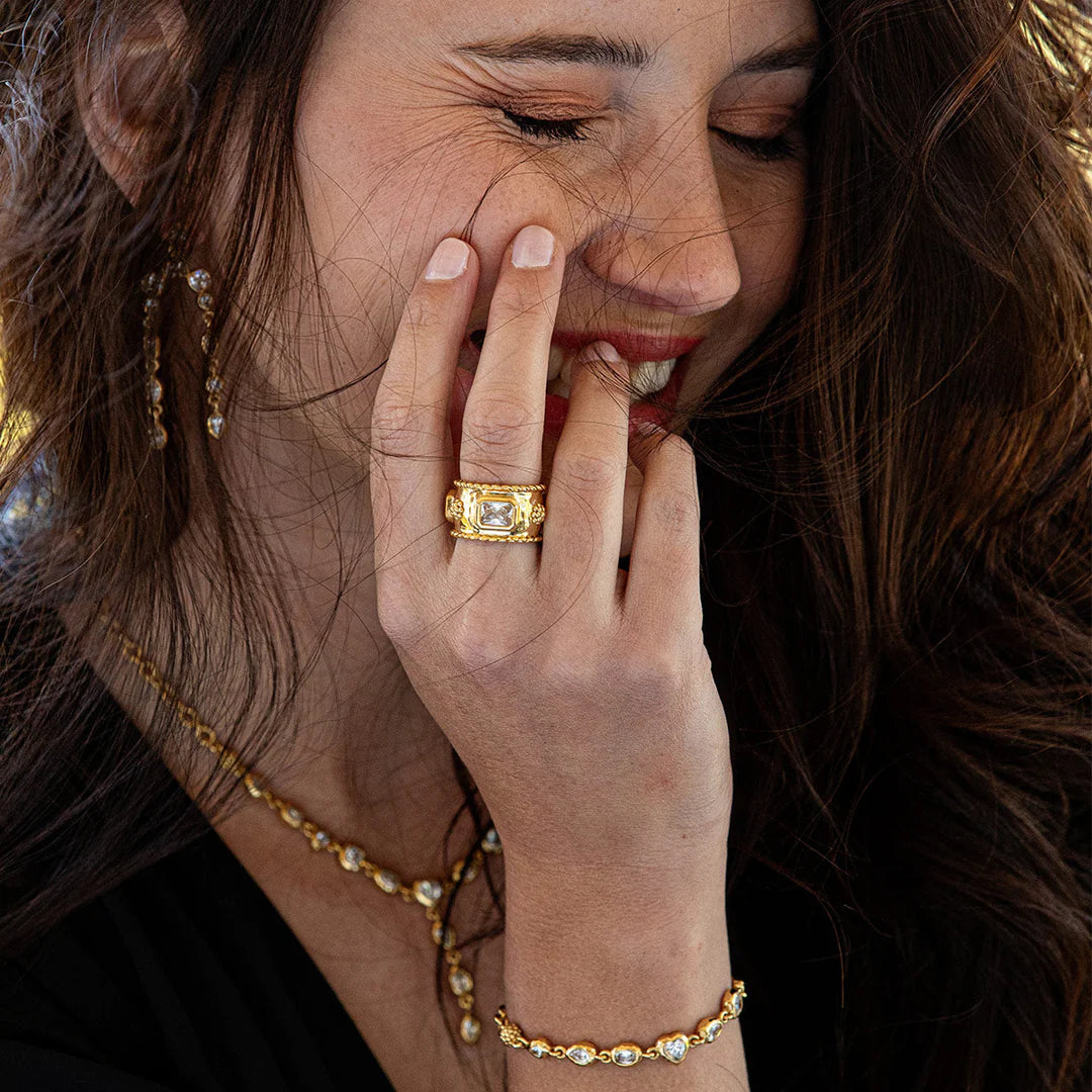 Berry Hammered Band - Gold/Cubic Zirconia