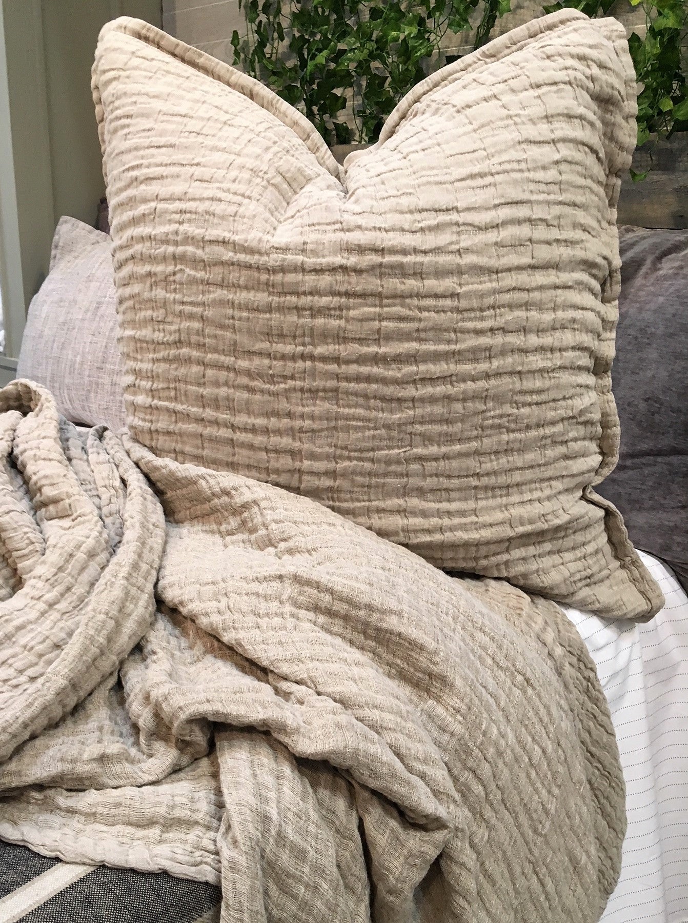 Dax Throw Linen OS